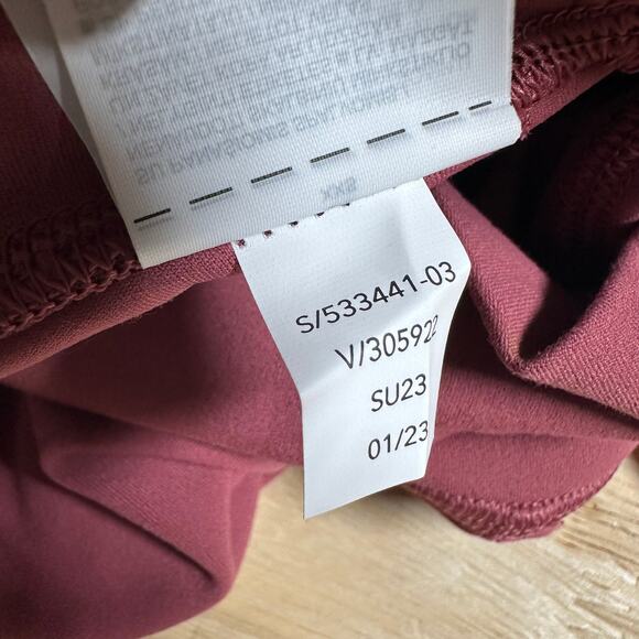 Athleta Transcend Stash Crop Straight Leg Berry Rose Women's Size XXS NWT - Picture 7 of 12